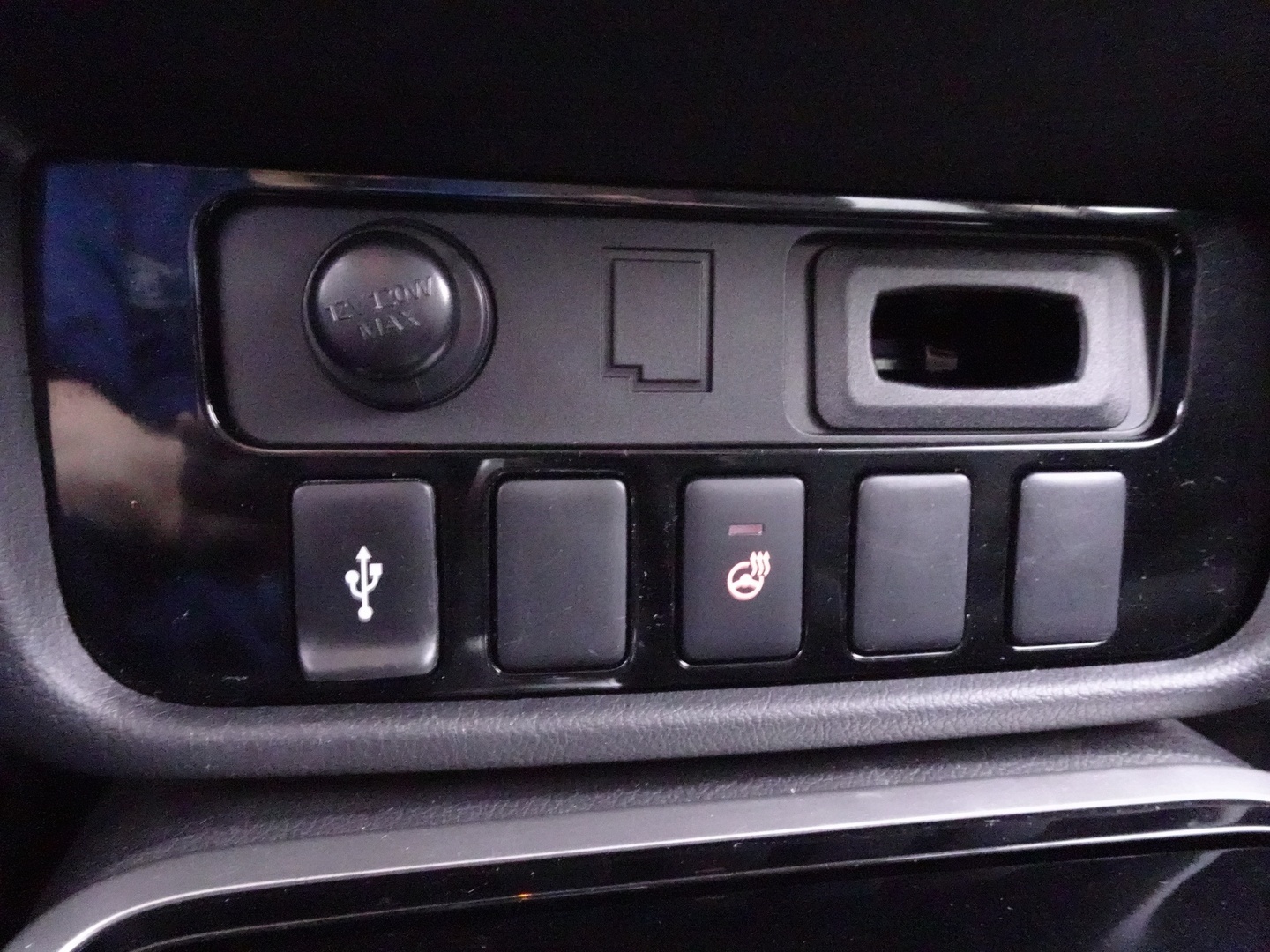 MITSUBISHI Outlander PHEV 2019