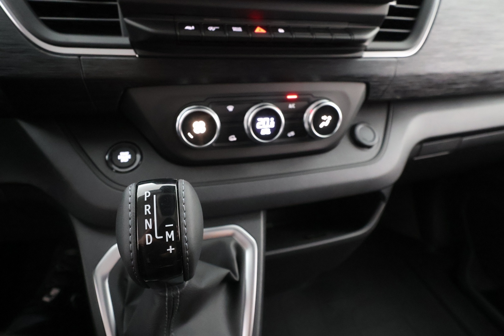 NISSAN Primastar 2025