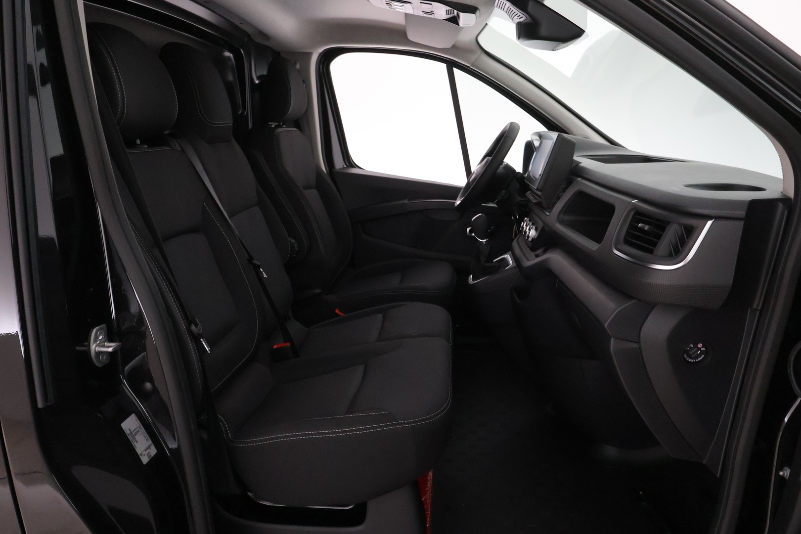 NISSAN Primastar 2024