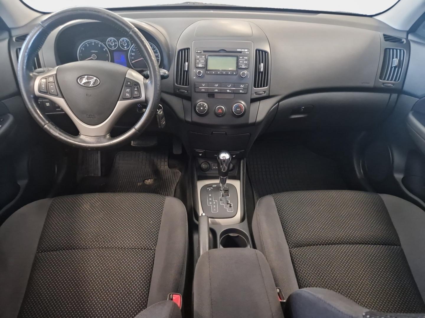HYUNDAI i30 2011