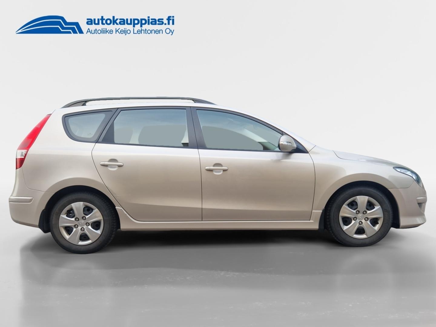 HYUNDAI i30 2011