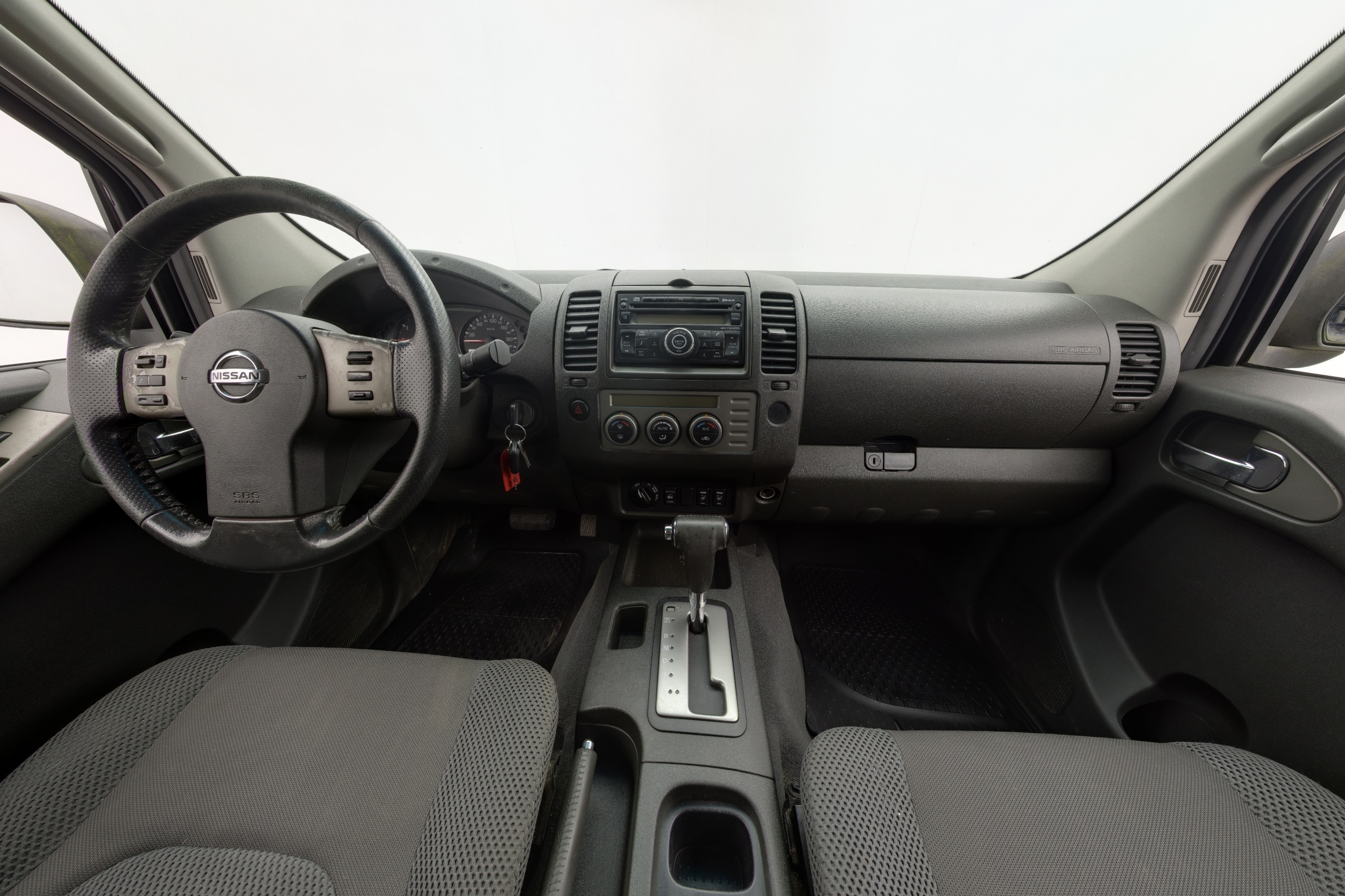 NISSAN NAVARA 2009