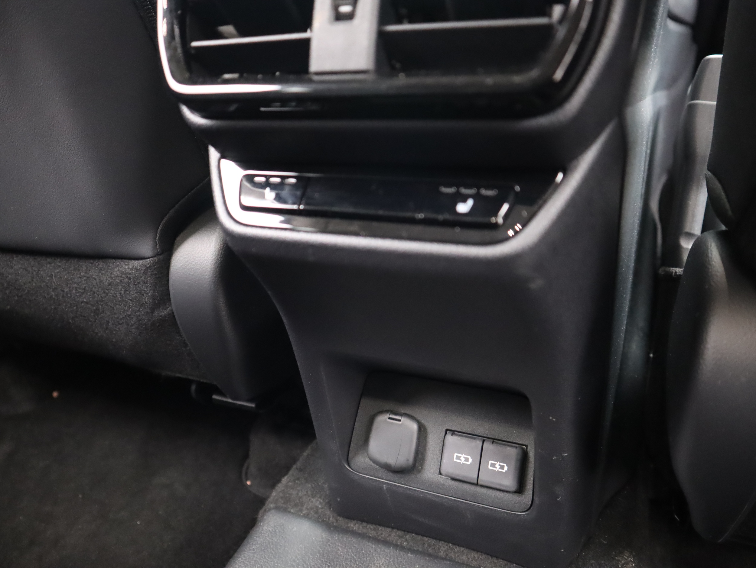 Lexus NX 2024