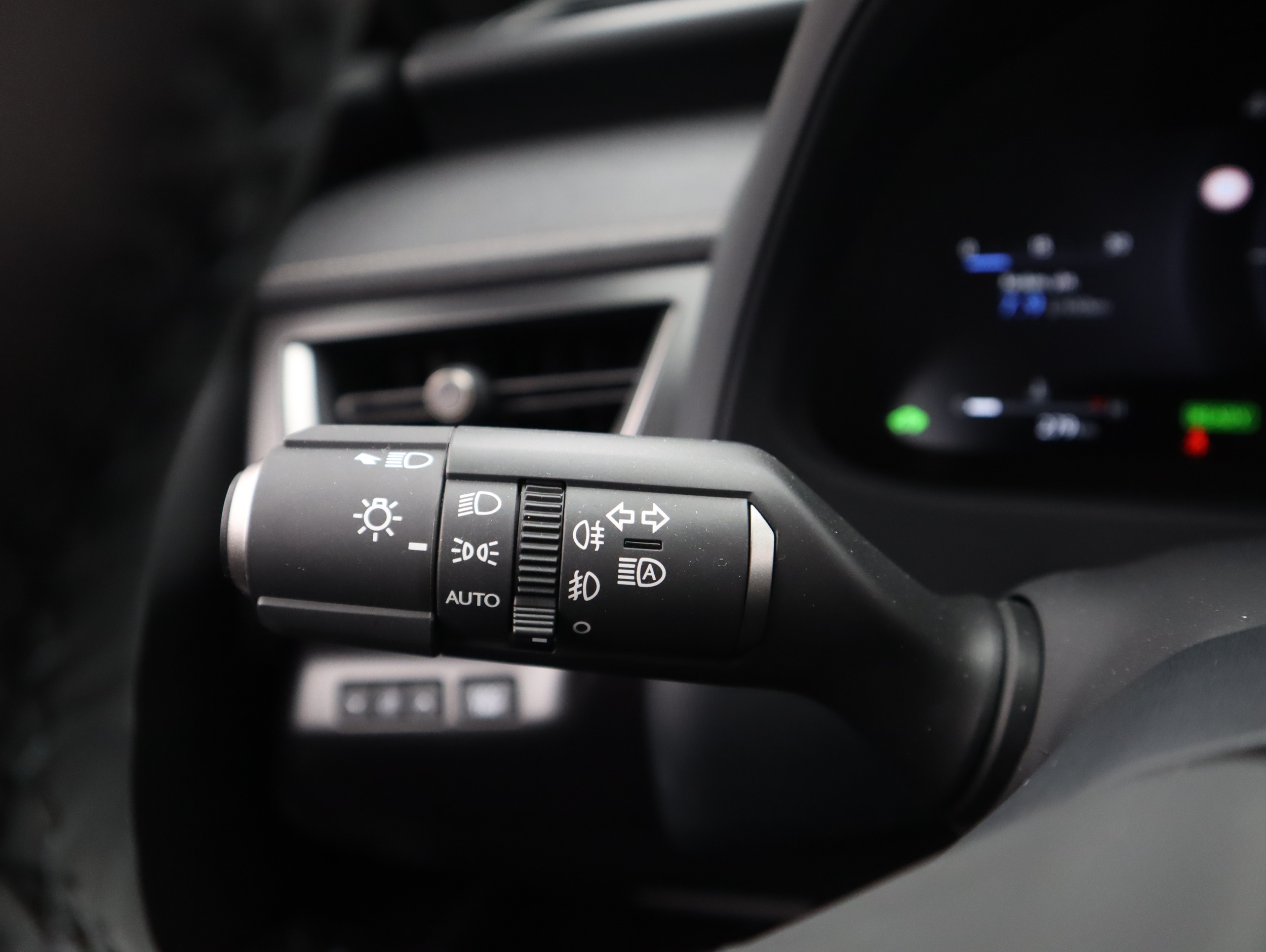 Lexus UX 2024