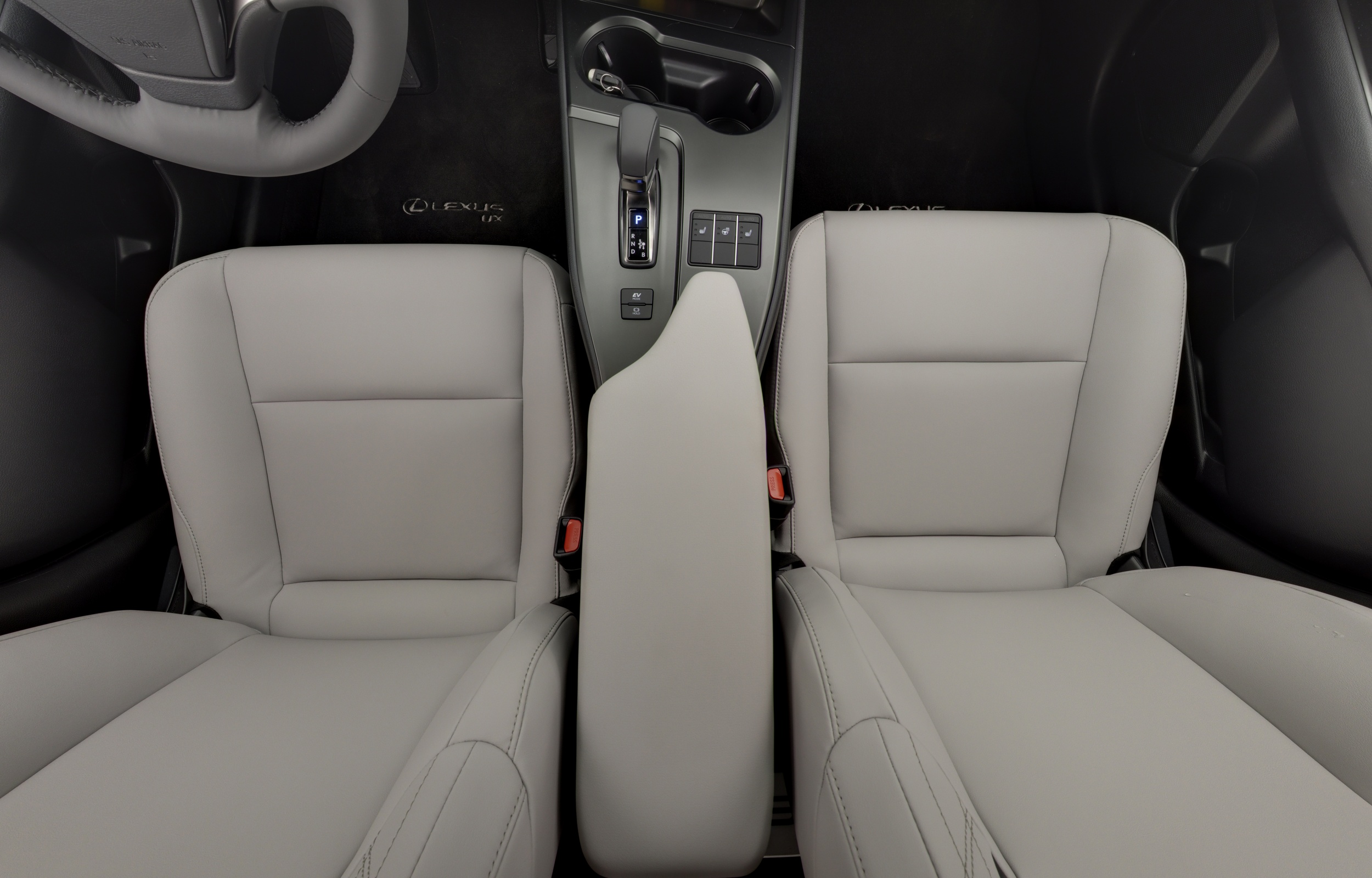 Lexus UX 2024