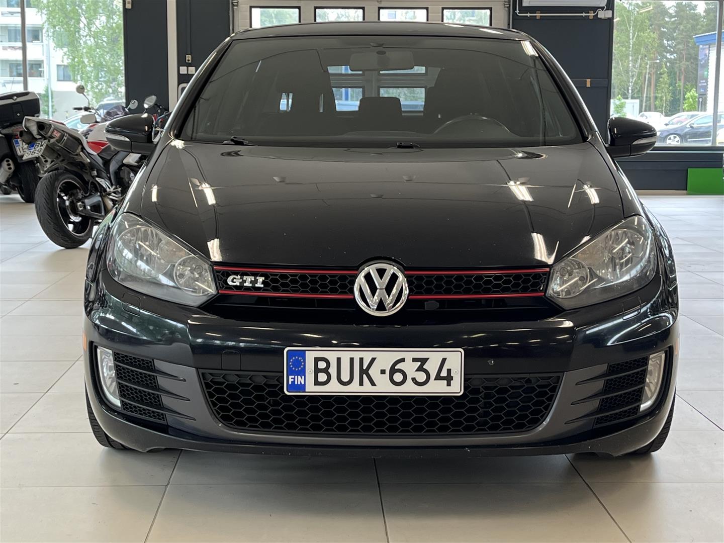 Volkswagen Golf GTI 2,0 200 hv 4-ov 2012, kuva 2/40