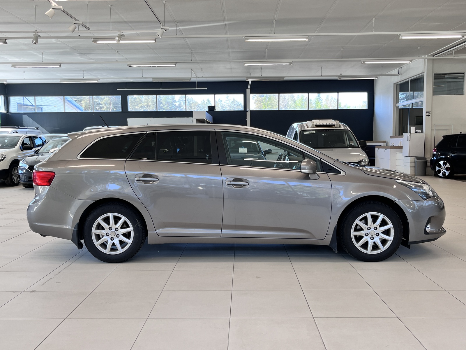 Toyota Avensis 2014, kuva 4/27