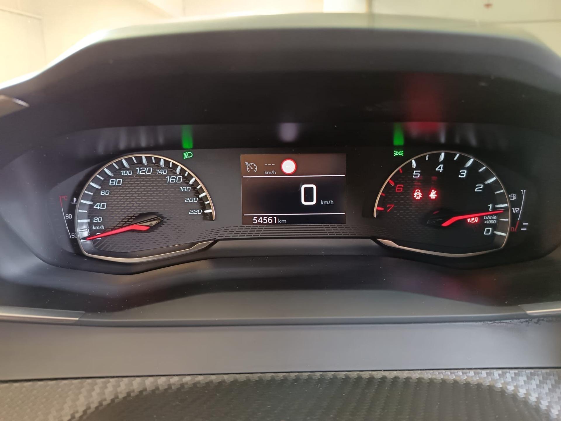 PEUGEOT 2008 2021