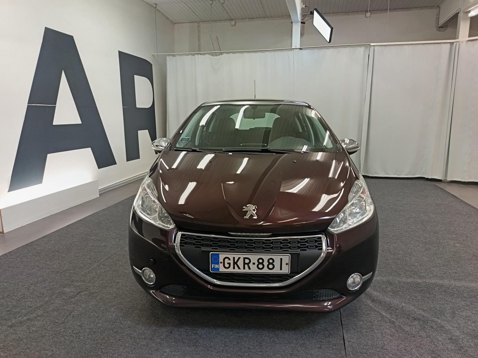 PEUGEOT 208 2013