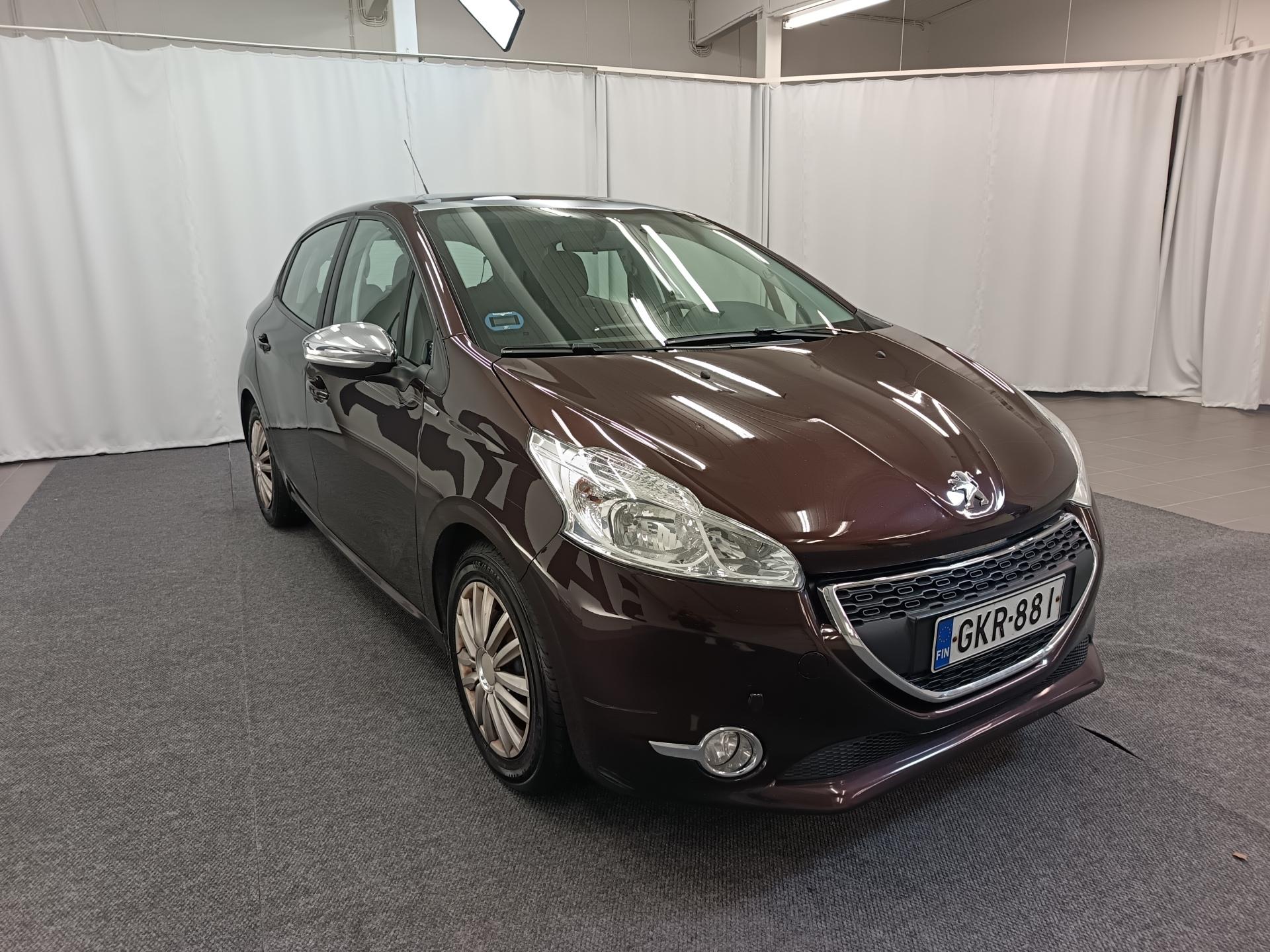 PEUGEOT 208 2013