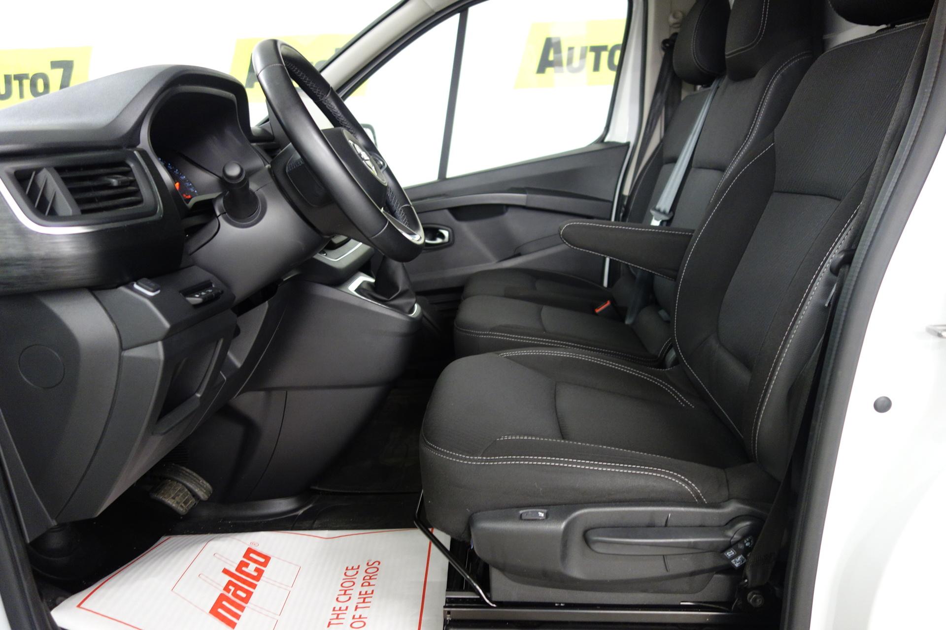 NISSAN Primastar 2023