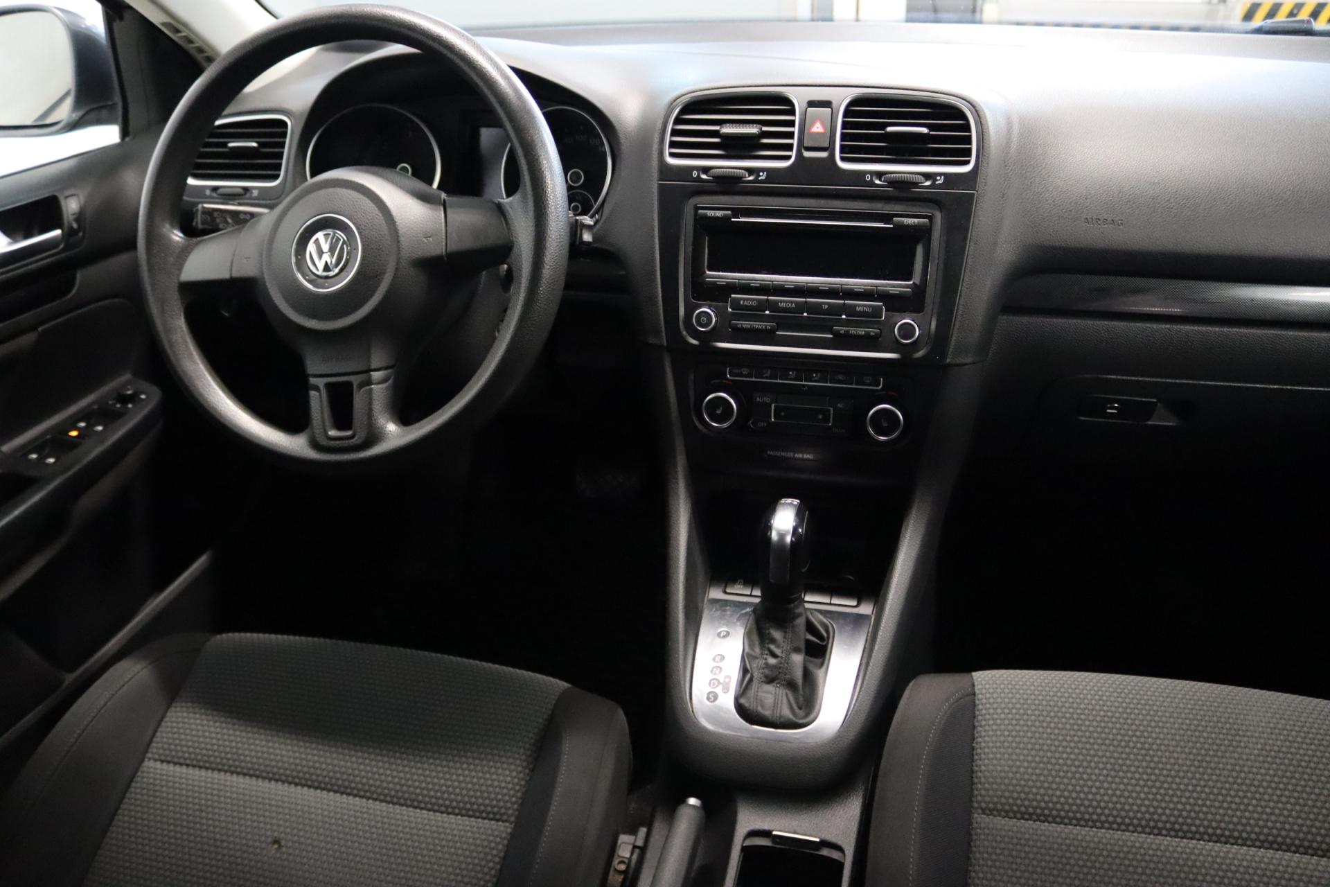 VOLKSWAGEN Golf 2012
