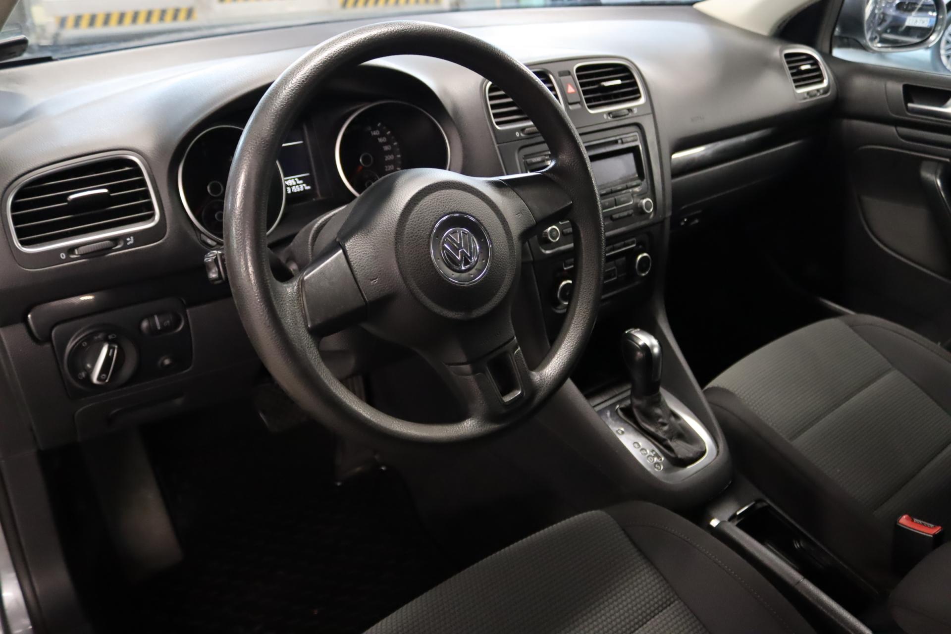VOLKSWAGEN Golf 2012