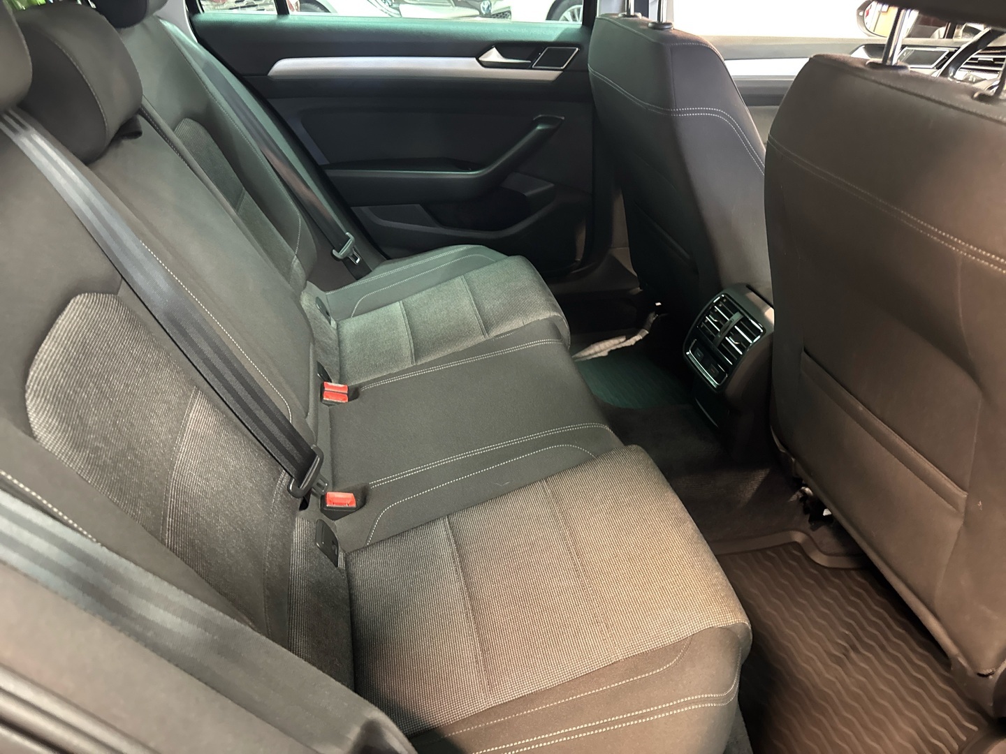 VOLKSWAGEN Passat 2018