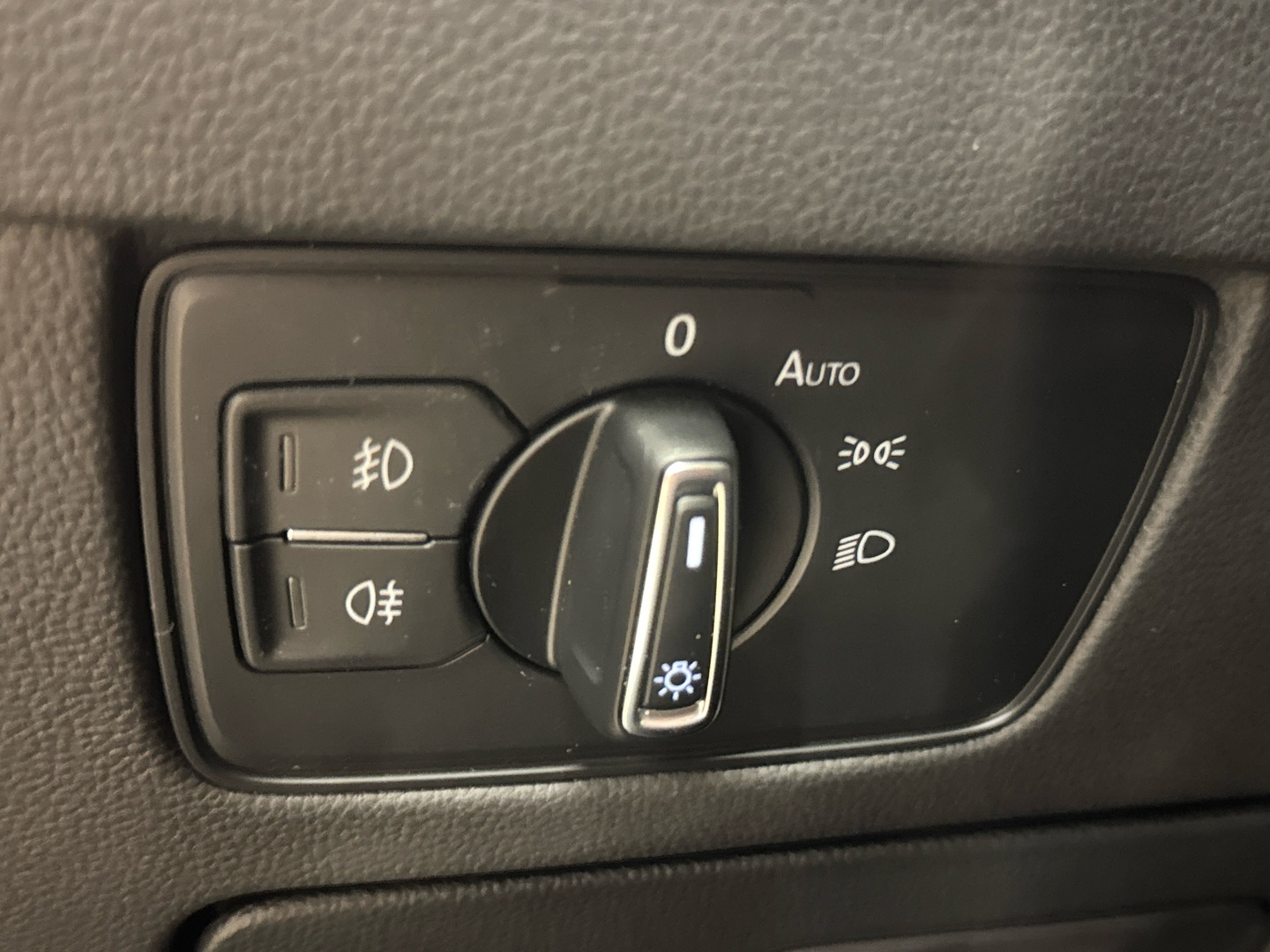 VOLKSWAGEN Passat 2018