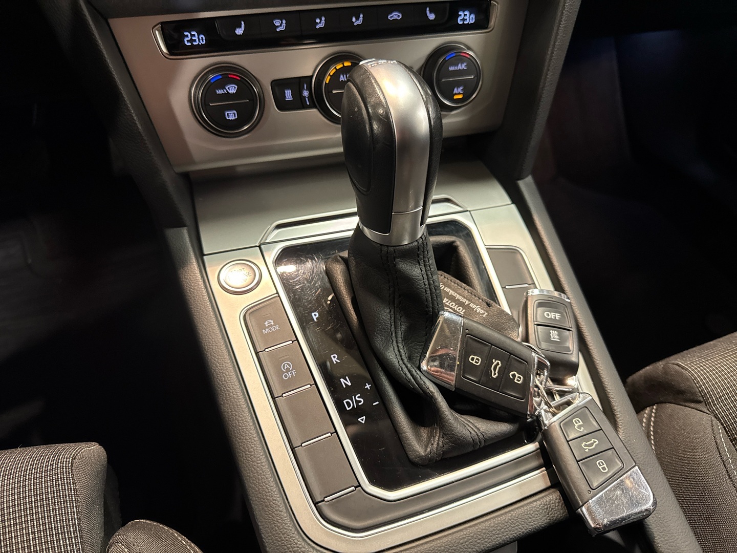 VOLKSWAGEN Passat 2018
