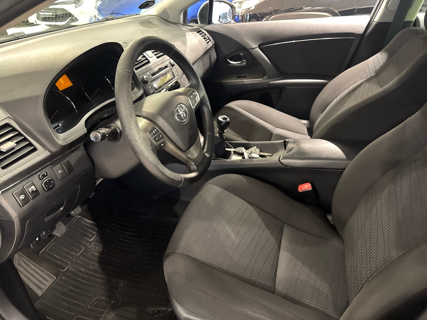 TOYOTA Avensis 2010