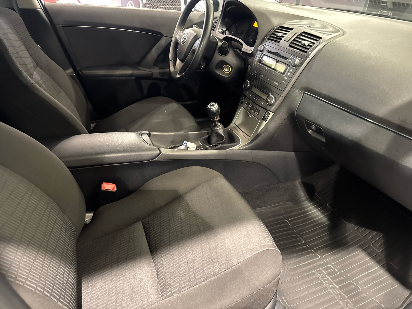 TOYOTA Avensis 2010