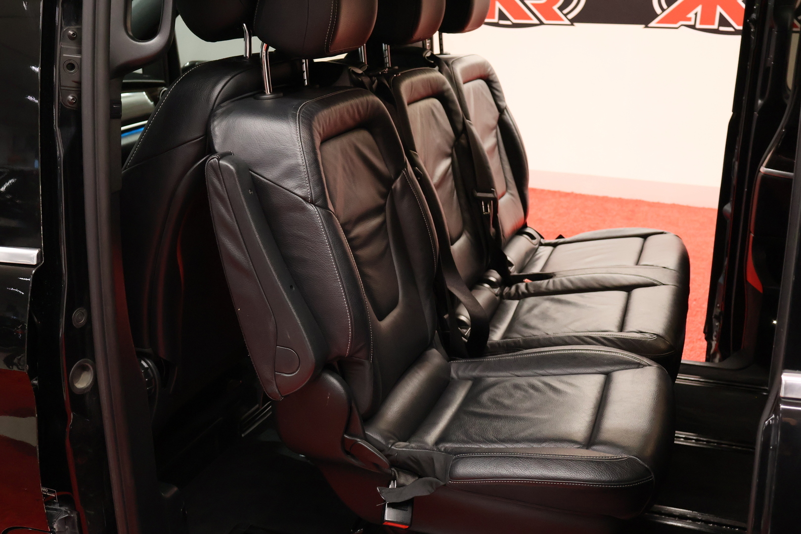 MERCEDES-BENZ V 2022