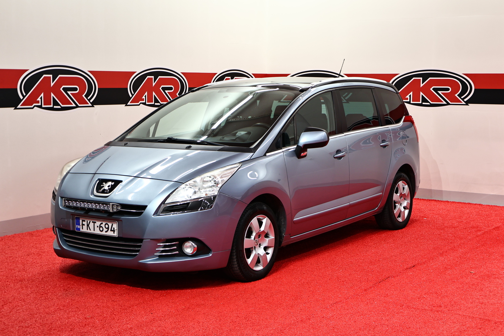 PEUGEOT 5008 2013