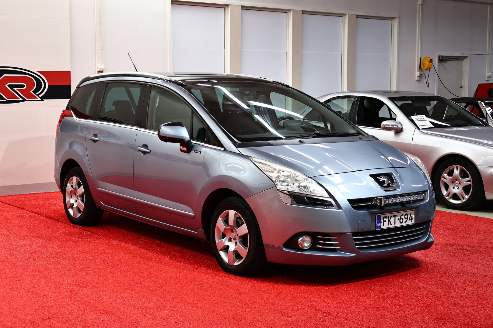 PEUGEOT 5008 2013