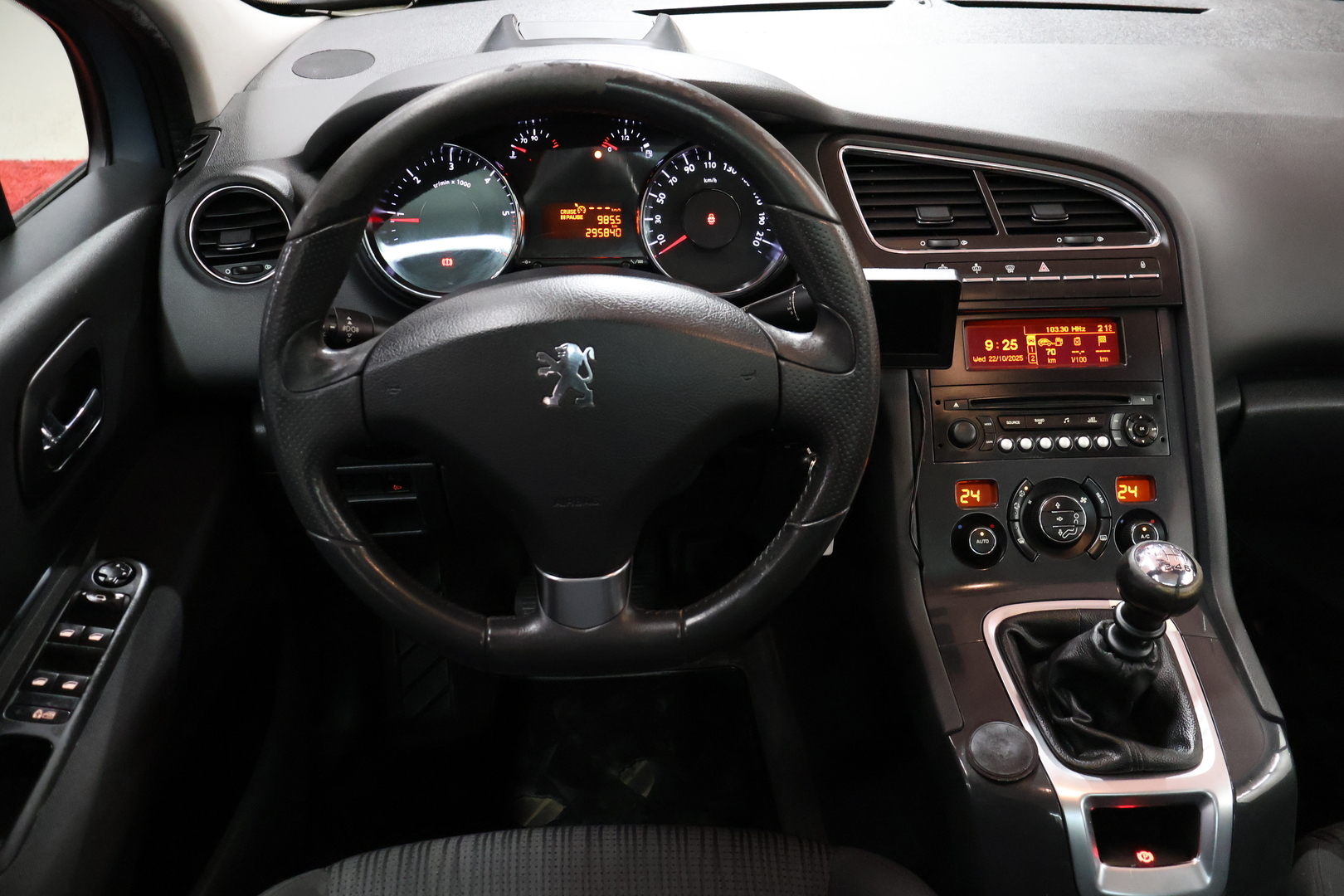 PEUGEOT 5008 2013