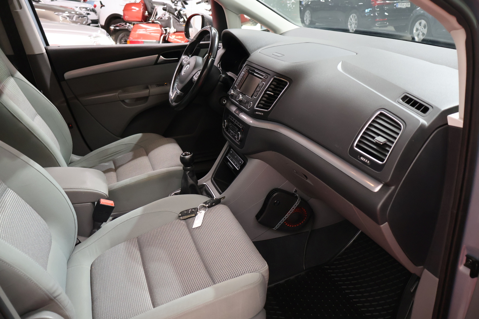 VOLKSWAGEN Sharan 2010