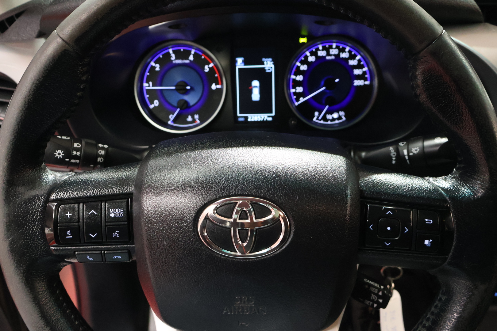 TOYOTA Hilux 2016