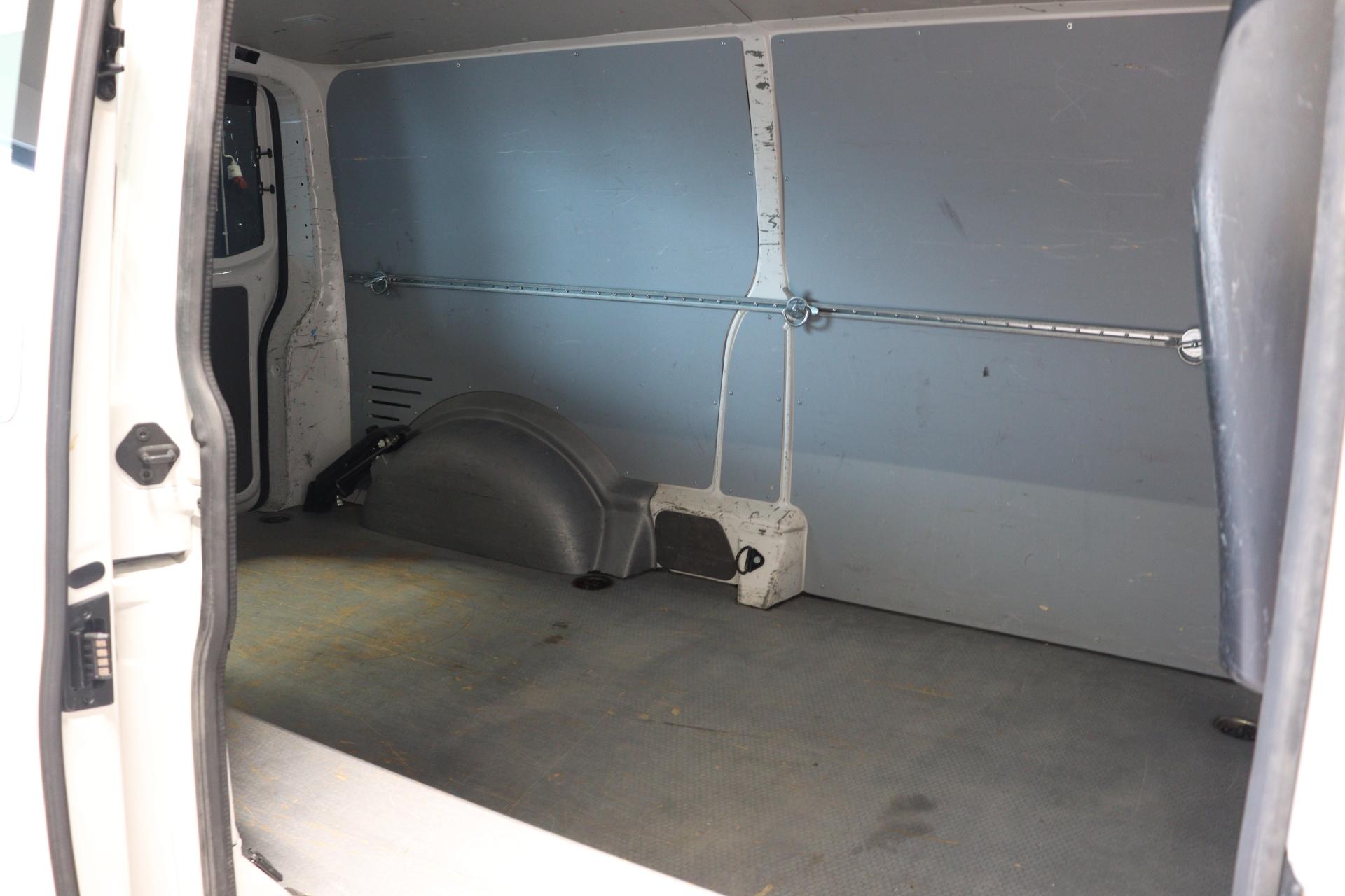 VOLKSWAGEN Transporter 2021