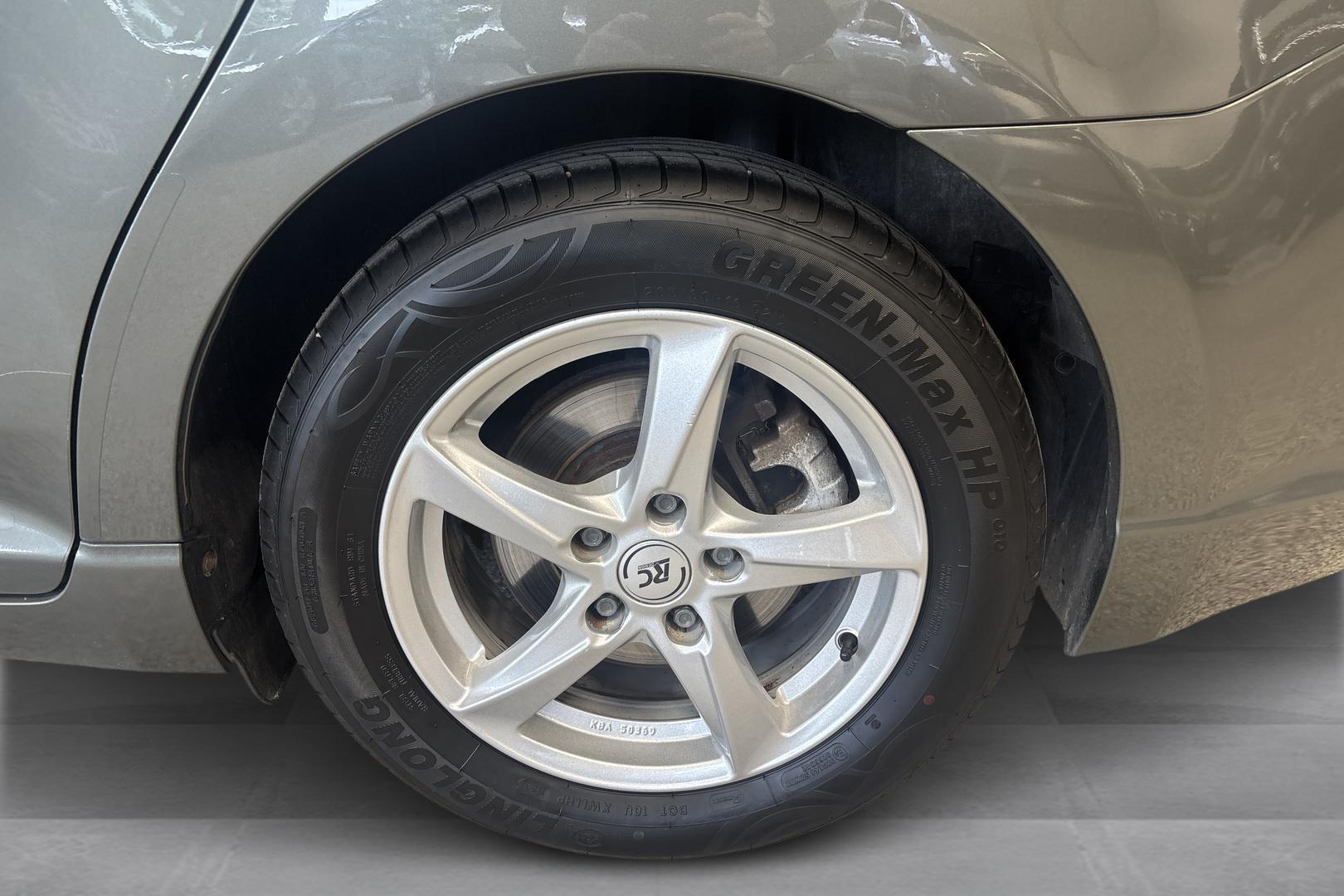 TOYOTA Avensis 2009