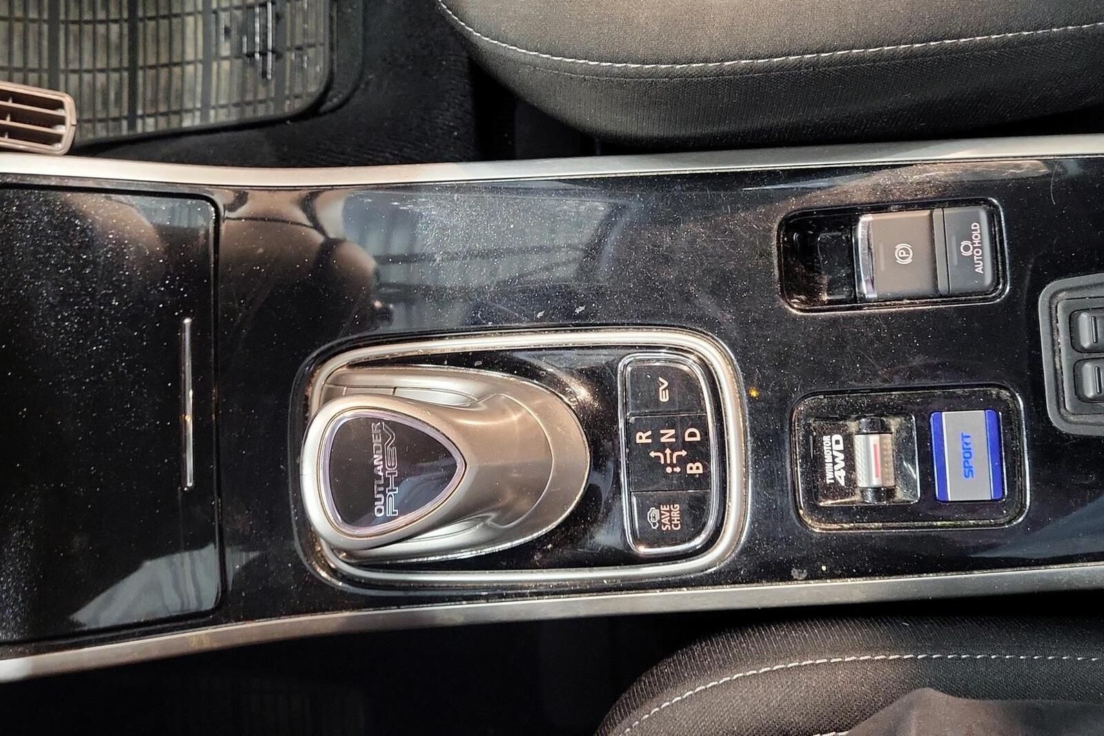 Mitsubishi Outlander PHEV 2021