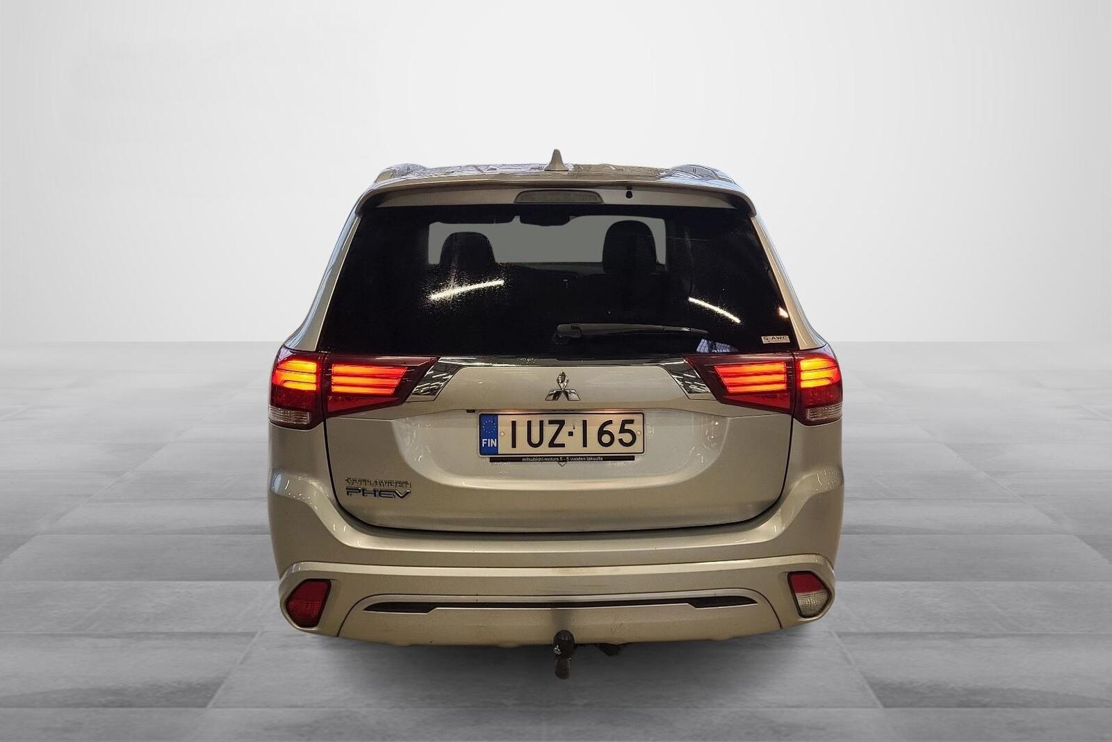 Mitsubishi Outlander PHEV 2021