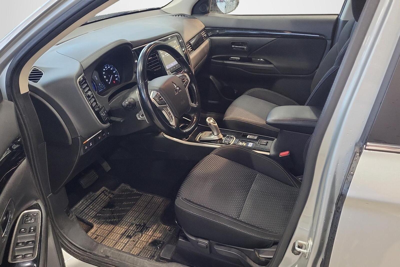 Mitsubishi Outlander PHEV 2021