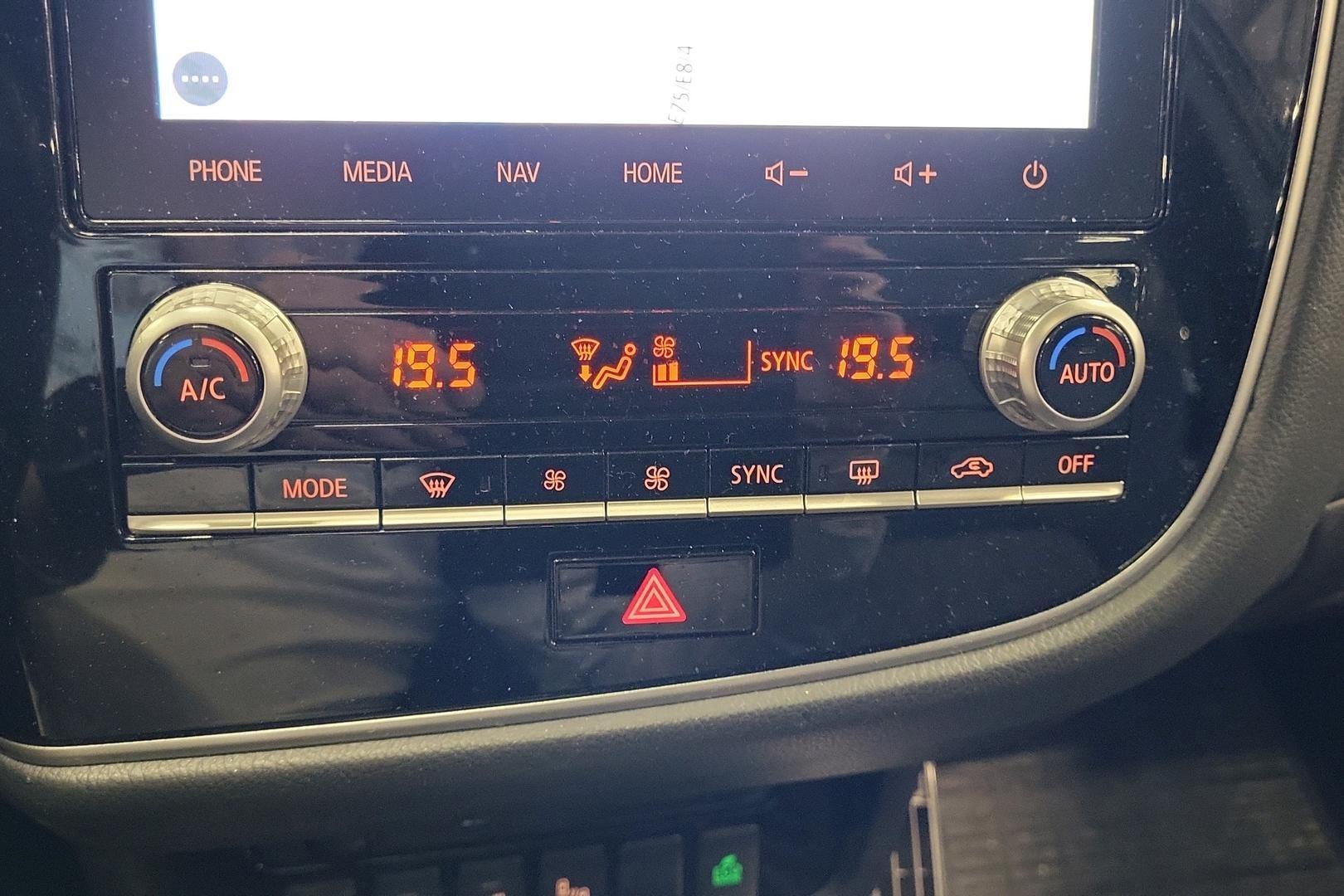 Mitsubishi Outlander PHEV 2021