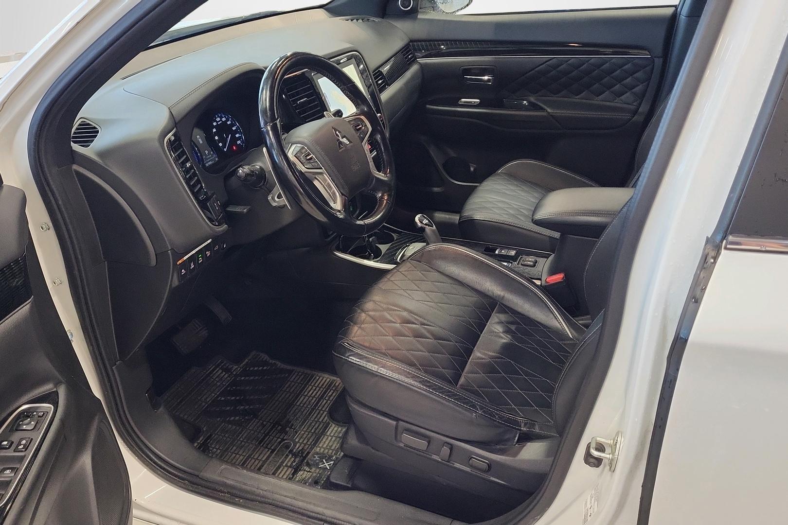 Mitsubishi Outlander PHEV 2021