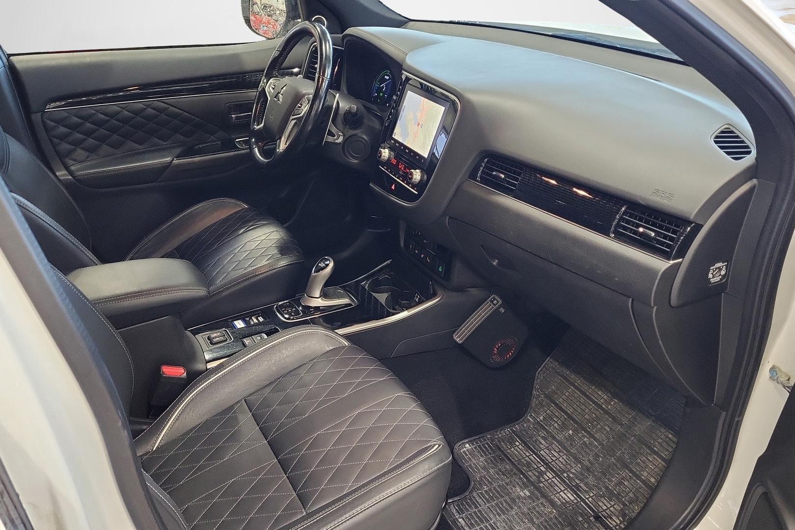 Mitsubishi Outlander PHEV 2021