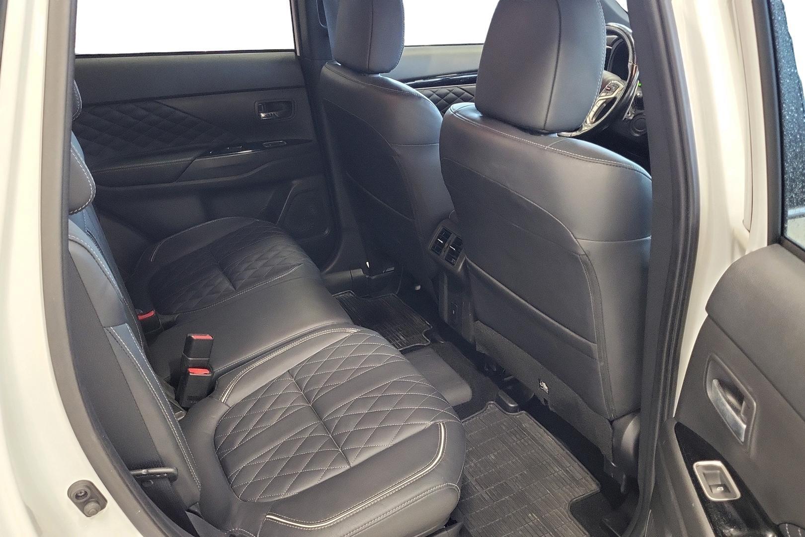 Mitsubishi Outlander PHEV 2021