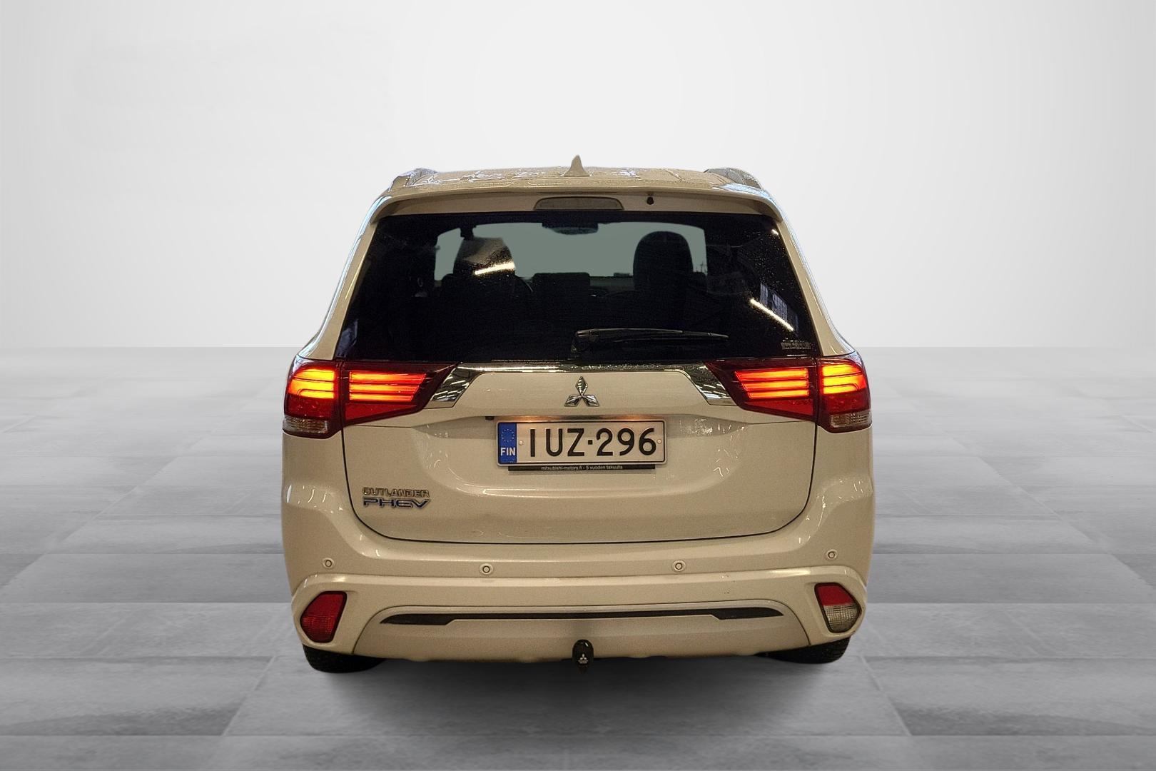 Mitsubishi Outlander PHEV 2021