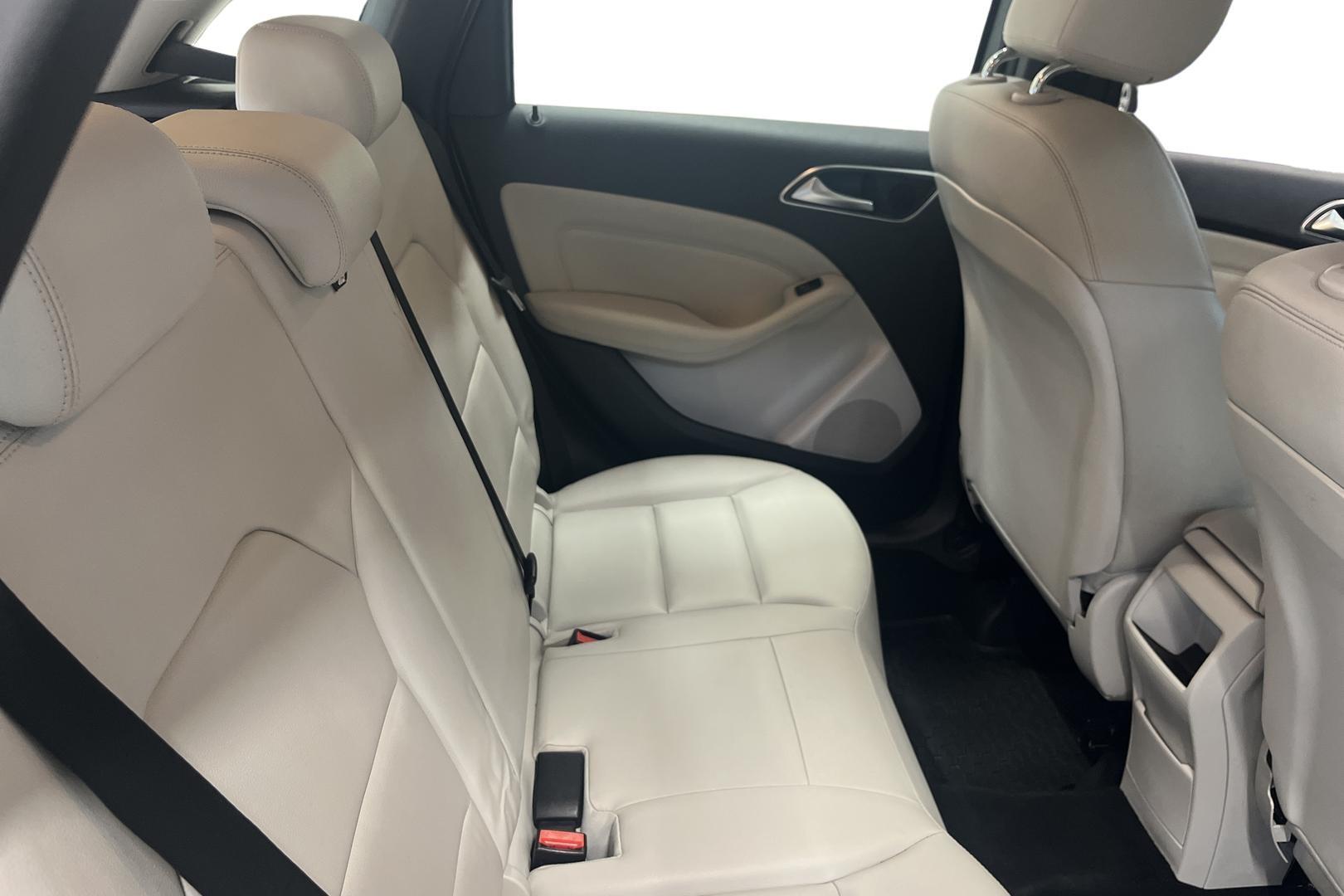 Mercedes-Benz B 2012