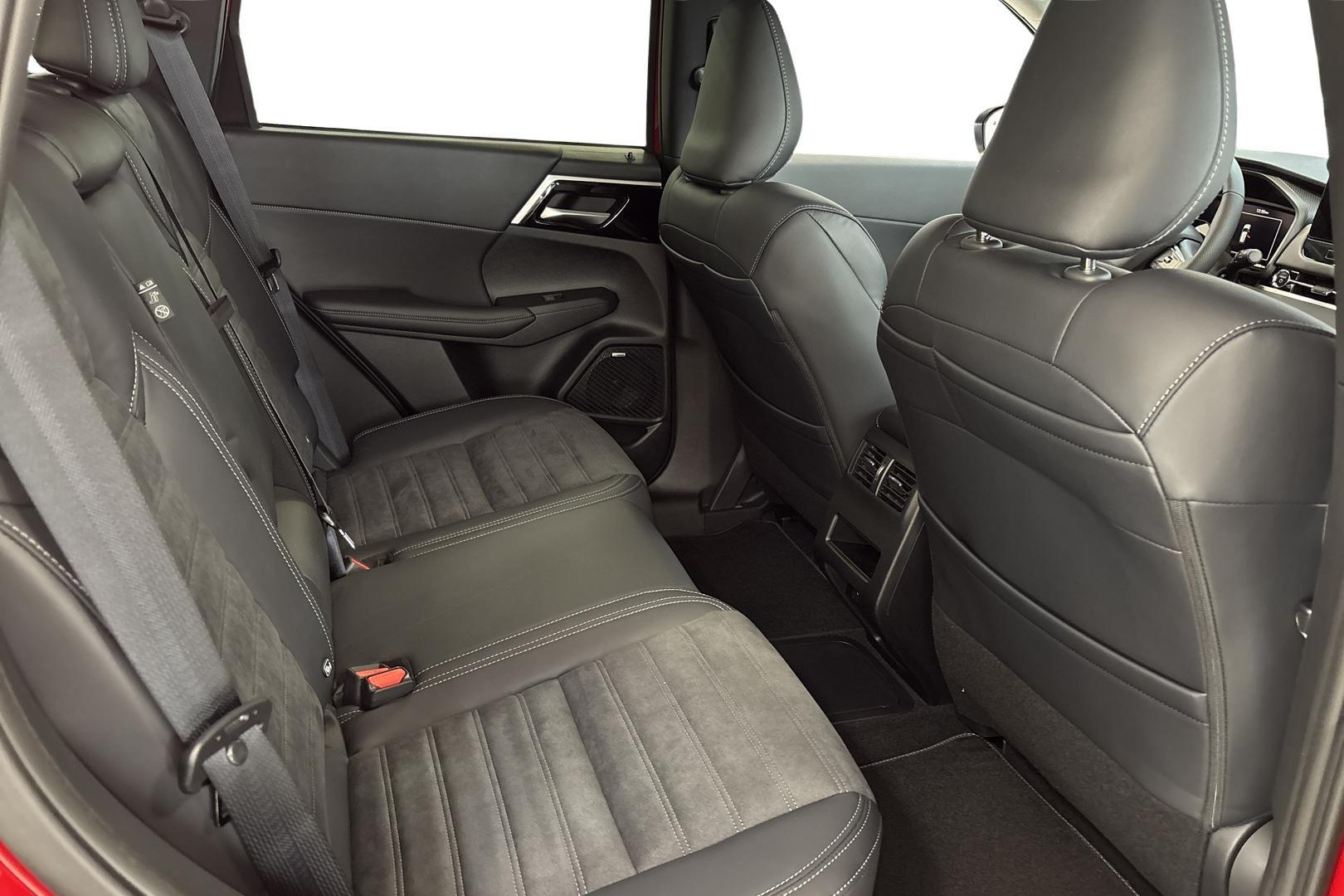 Mitsubishi Outlander 2025