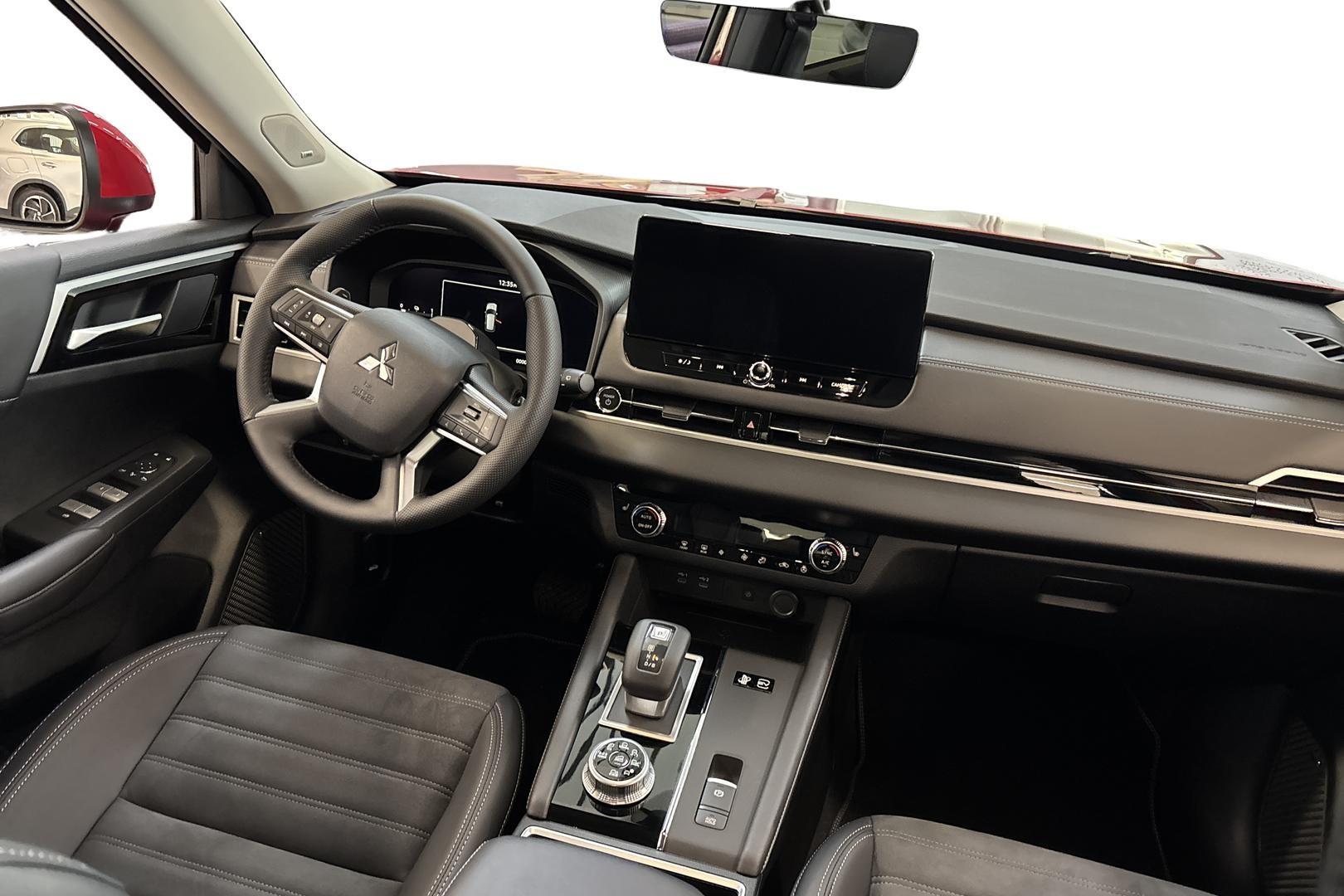 Mitsubishi Outlander 2025