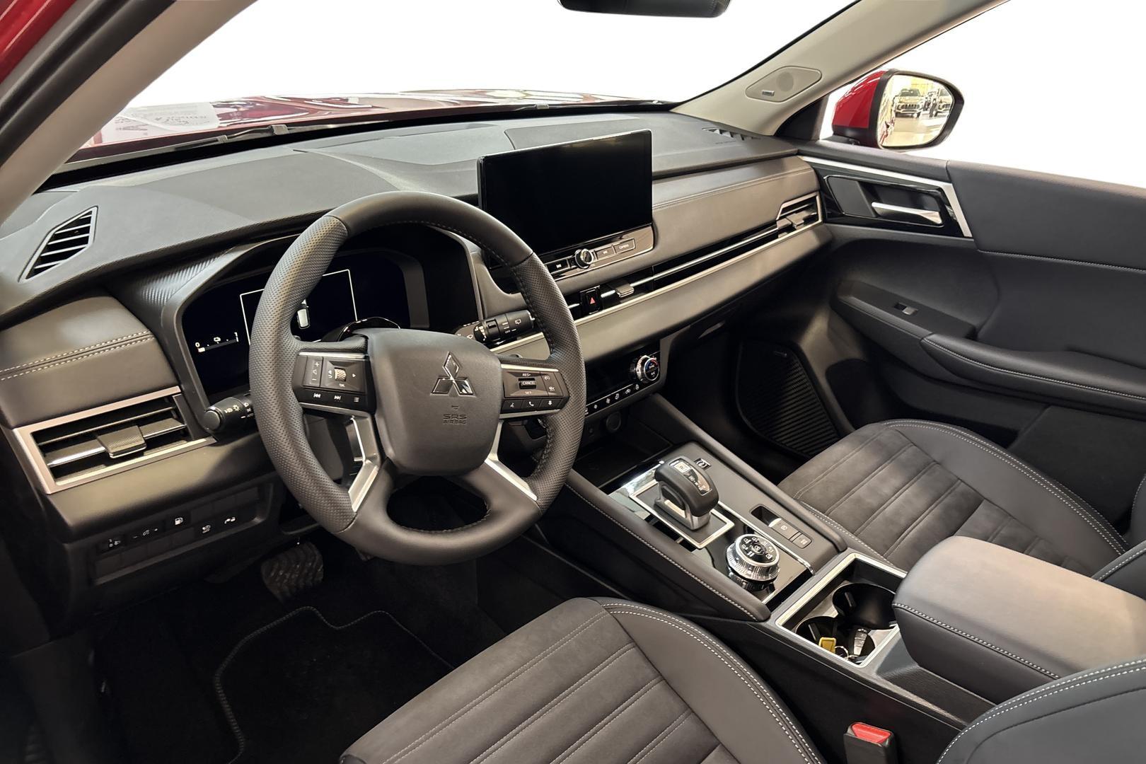 Mitsubishi Outlander 2025