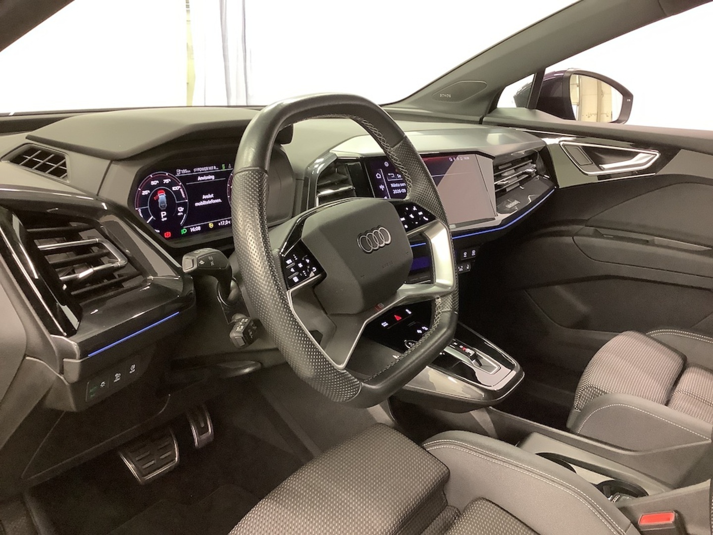 AUDI Q4 e-tron 2022