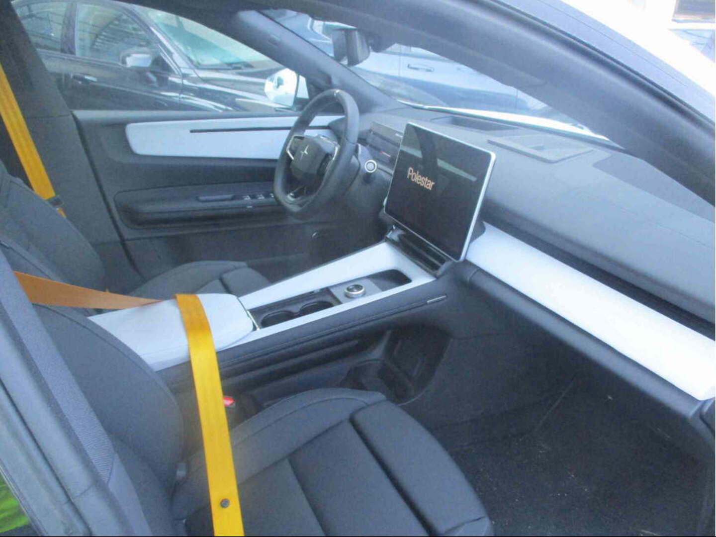 POLESTAR 4 2025