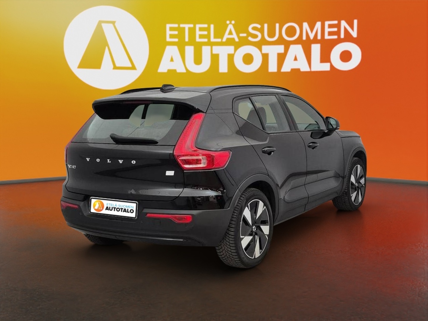 VOLVO XC40 2024
