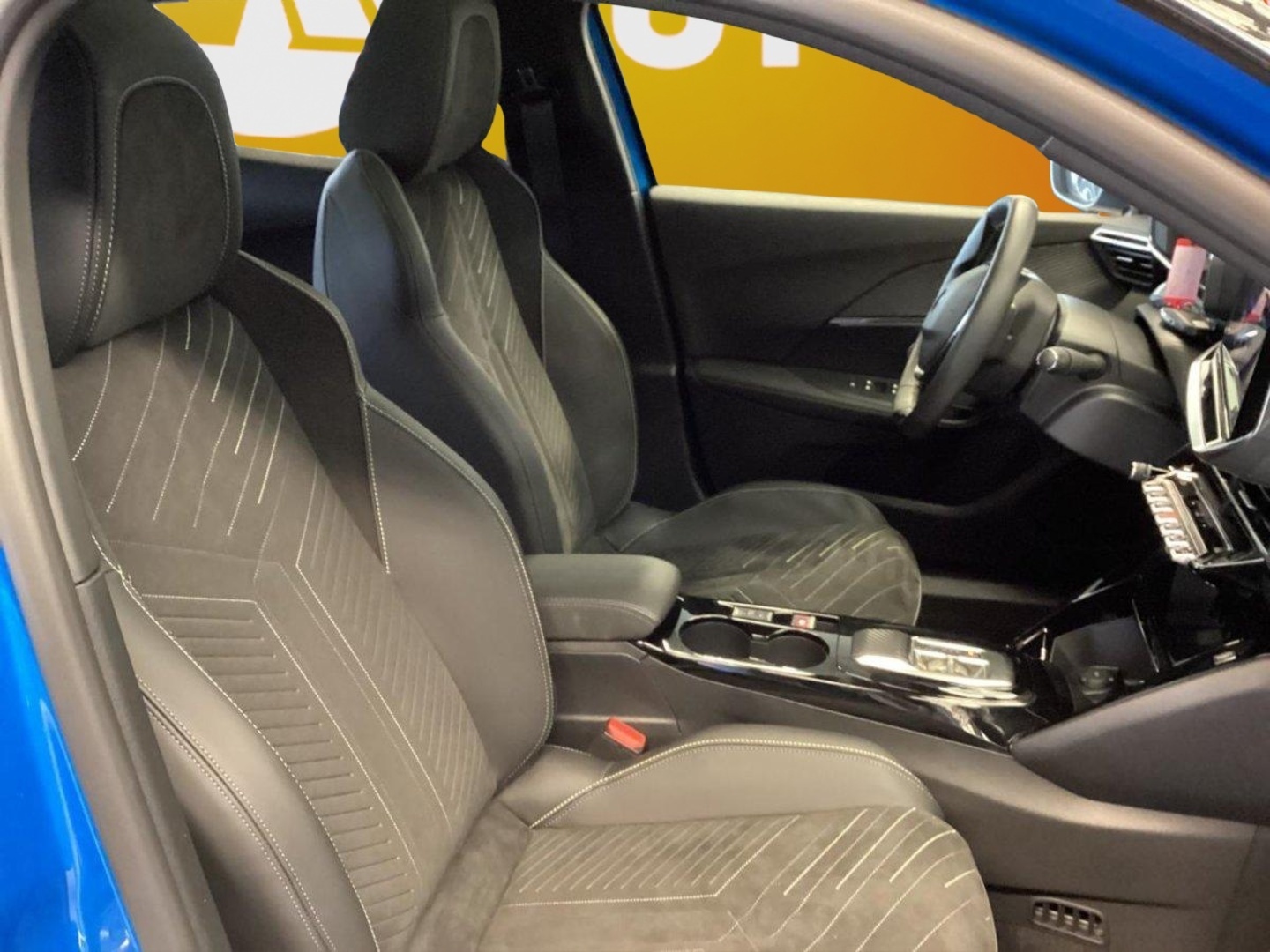 PEUGEOT e-2008 2024