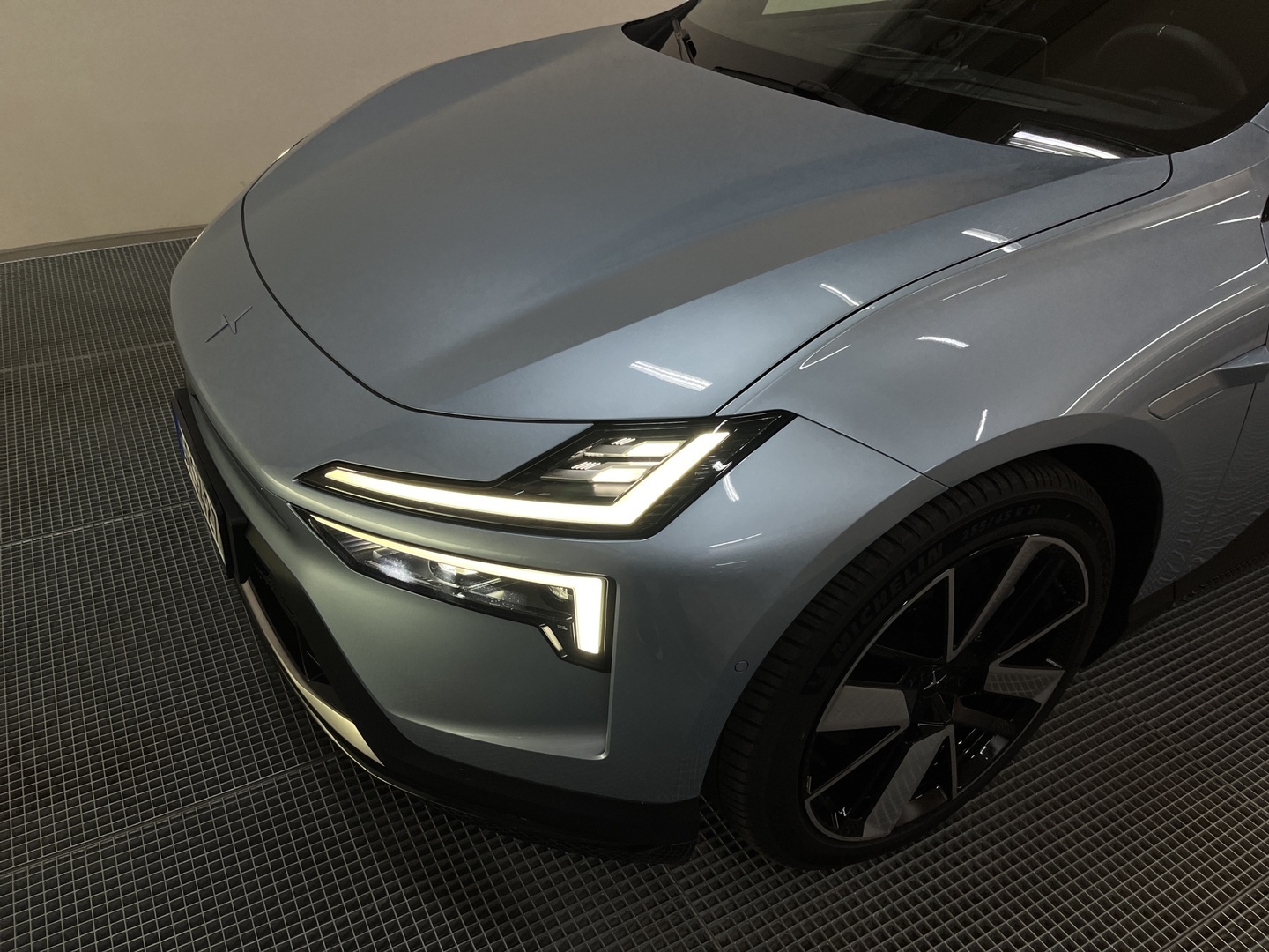 POLESTAR 4 2025