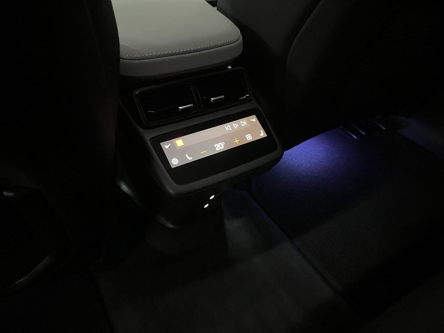 POLESTAR 4 2025