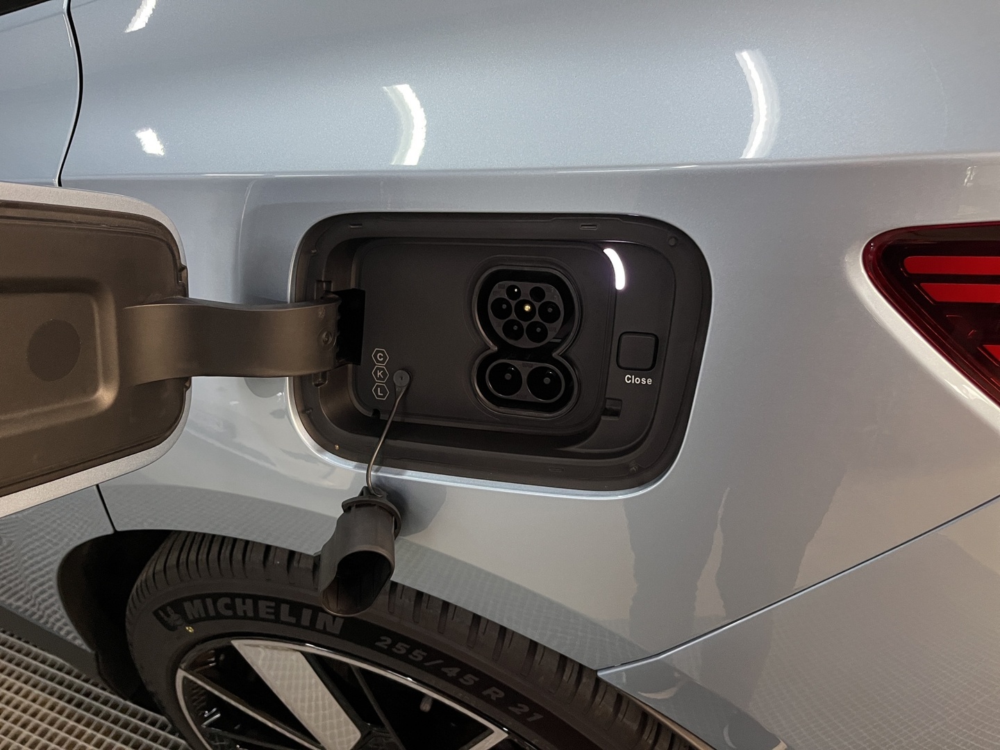 POLESTAR 4 2025
