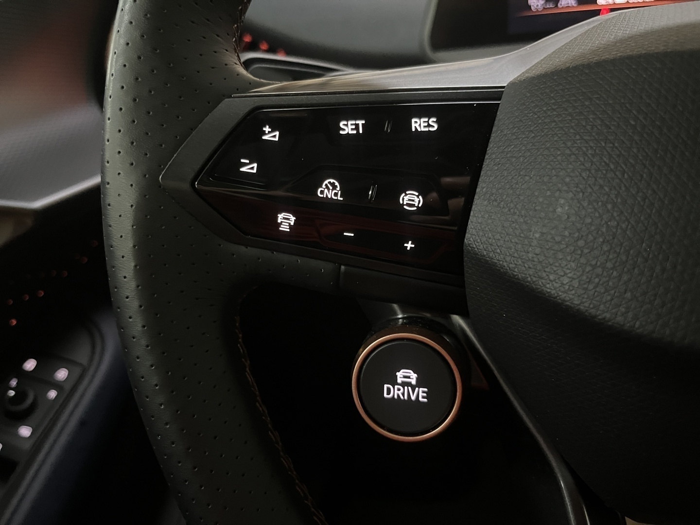 CUPRA Tavascan 2025